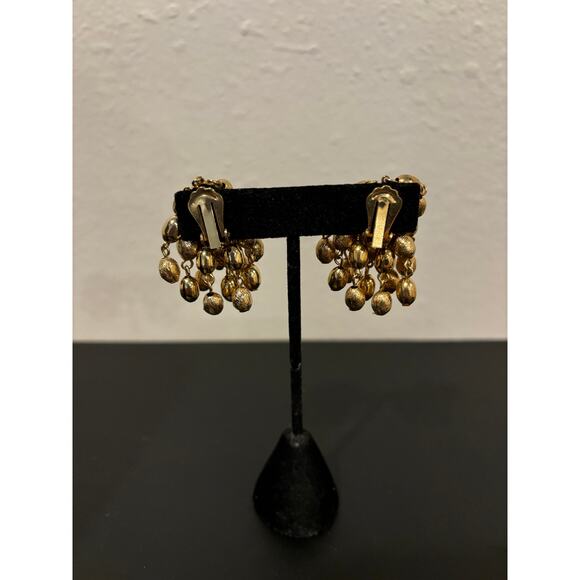 Vintage 60's Chunky Gold Tone Necklace Earrings Set Runway Bold Multi Chains - Picture 6 of 9